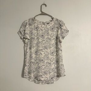 41HAWTHORN Women’s Black & White Floral Pattern Short Sleeve Blouse Size Small